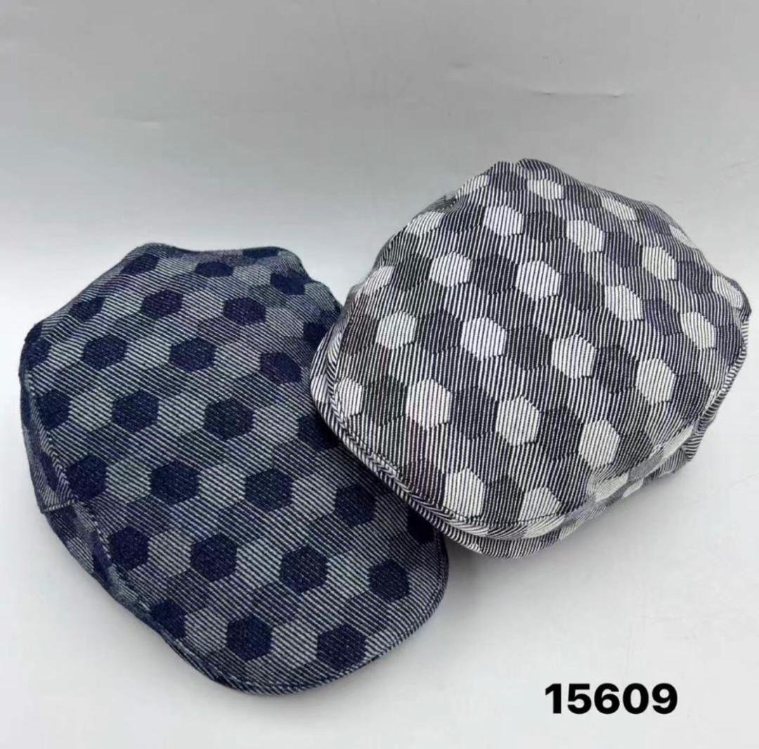 Béret à motif hexagonal