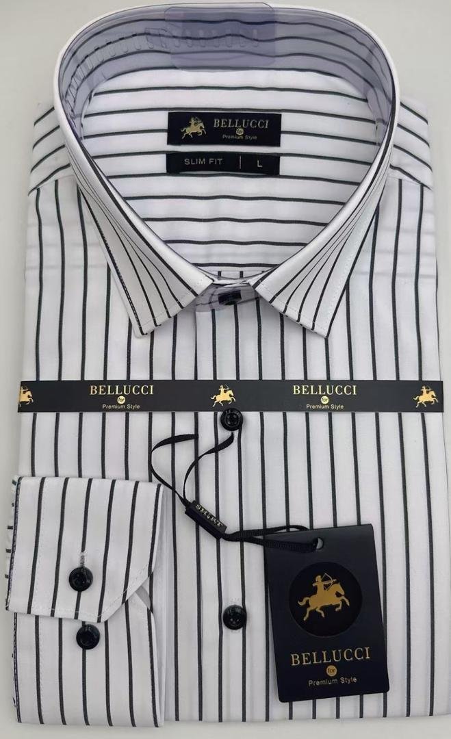 Chemise blanche à rayures noires