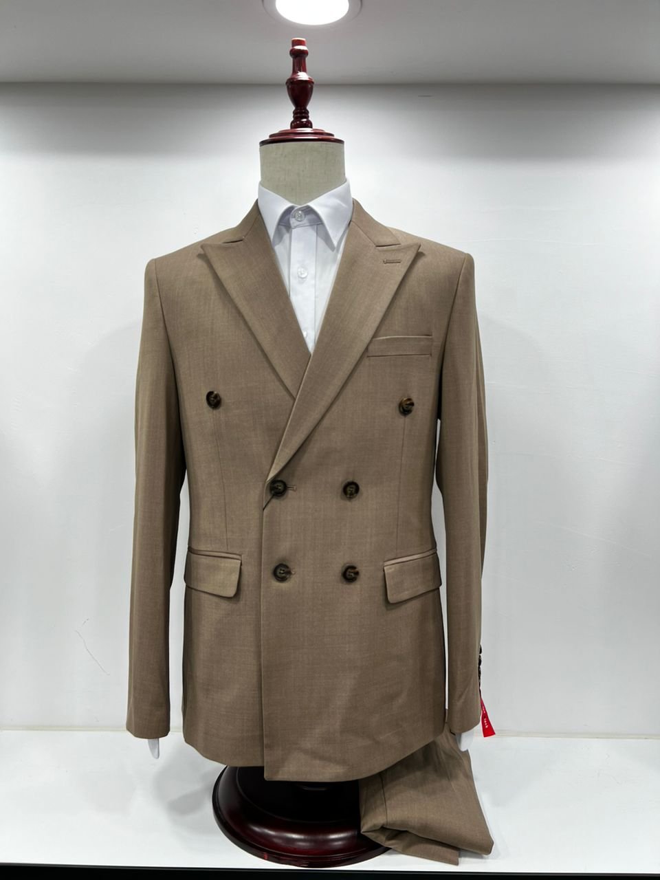 Costume croisé camel